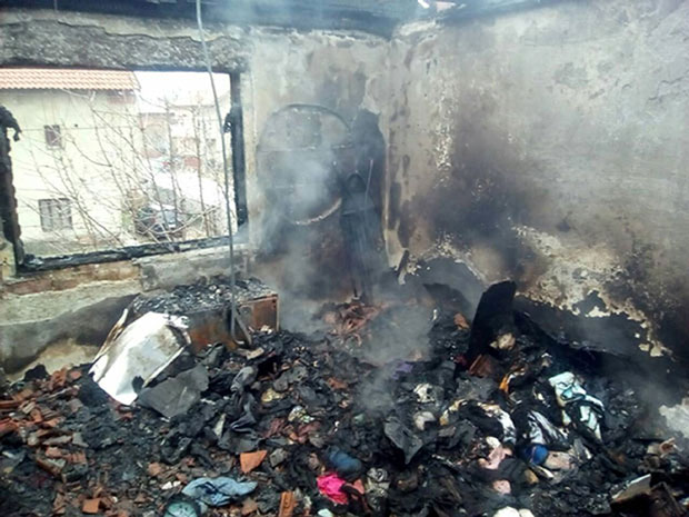 ПОЖАР У ЗАЈЕЧАРУ: Живковићи остали без куће